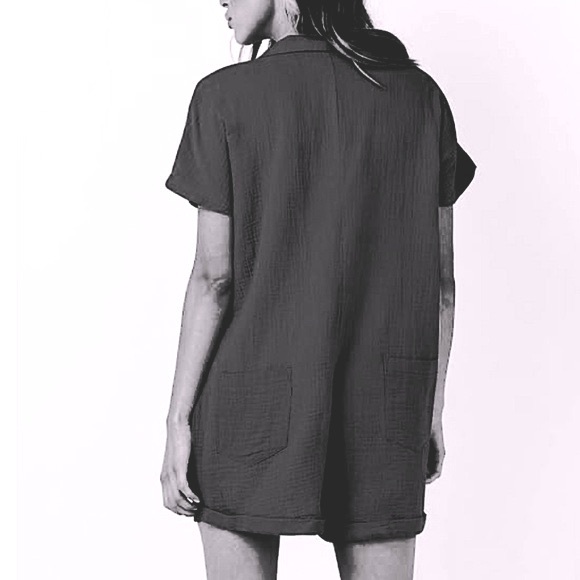 Miyieonz Black Loose Fit Low V-neck Short Sleeve Romper Jumpsuit - Picture 3 of 10